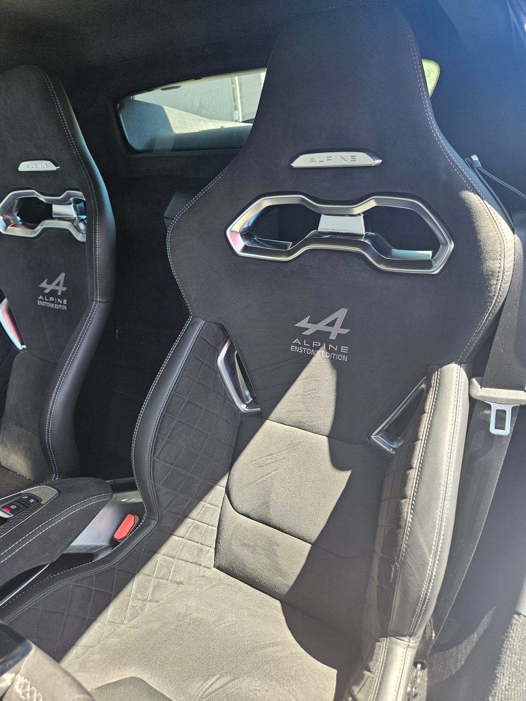 Alpine A110 Enstone Edition en copropriété à Montpellier — photo 1