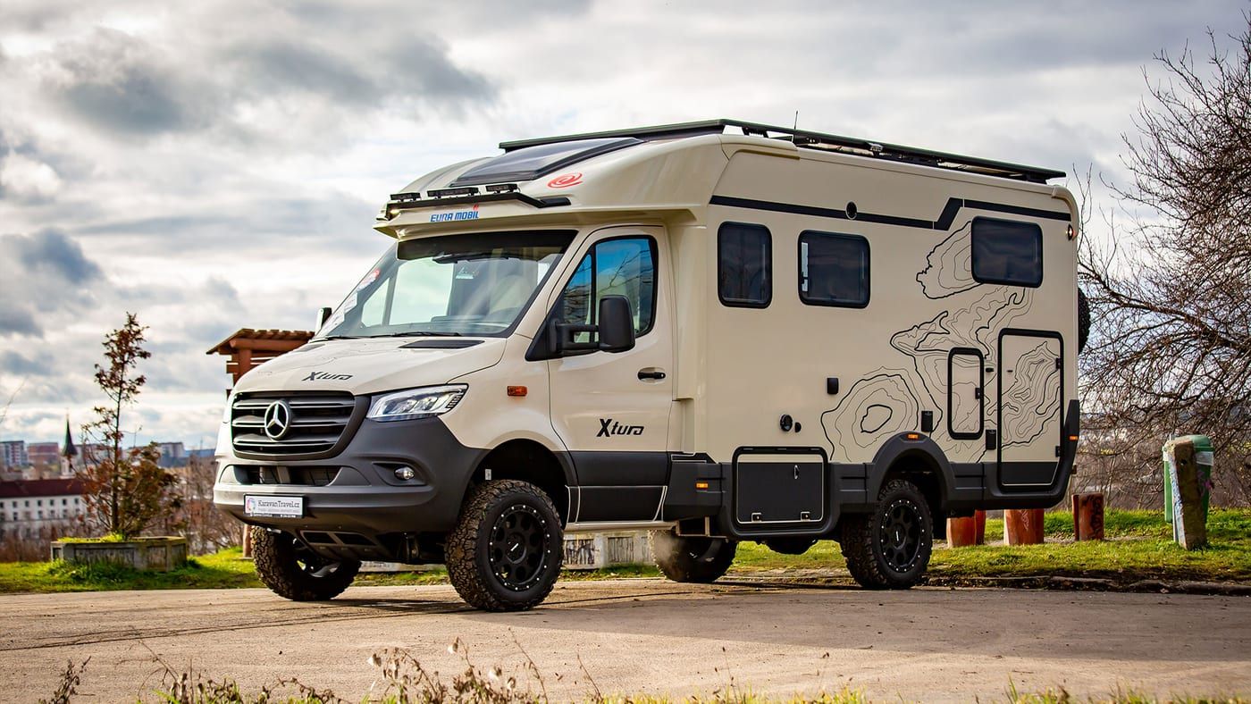 Eura Mobil Xtura 686 EF 4x4 en copropriété à Montpellier — photo 1